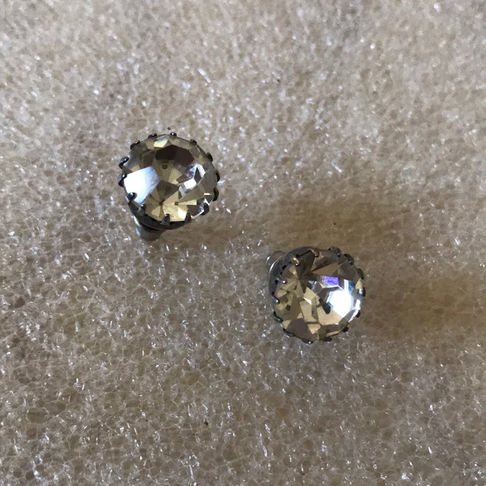 Crystal stud earring